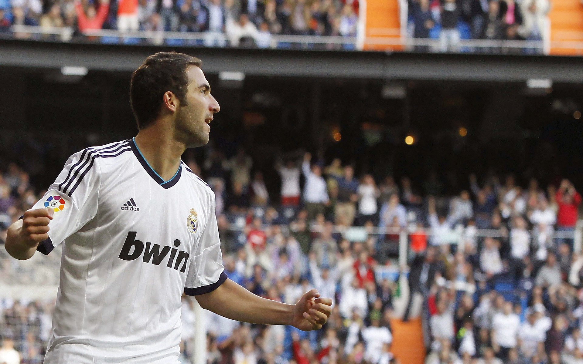 九游娱乐(jiuyou)官网-远射“银河战士”：盘点欧冠爆炸性远射瞬间